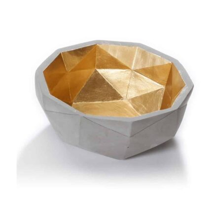 Graue Schale mit goldenem Innenleben