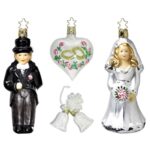 Chirtsbaumschmuck, Christbaumanhänger. Braut und Bräutigam. Herz bemalt. Hochzeitsglocken