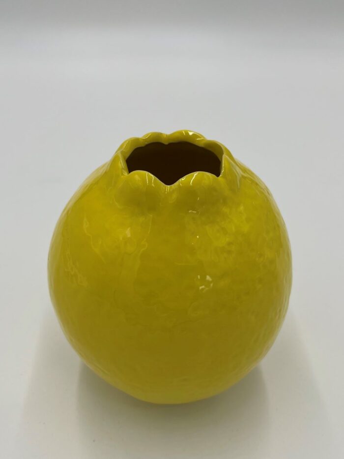 gelbe Vase in Zitronenform